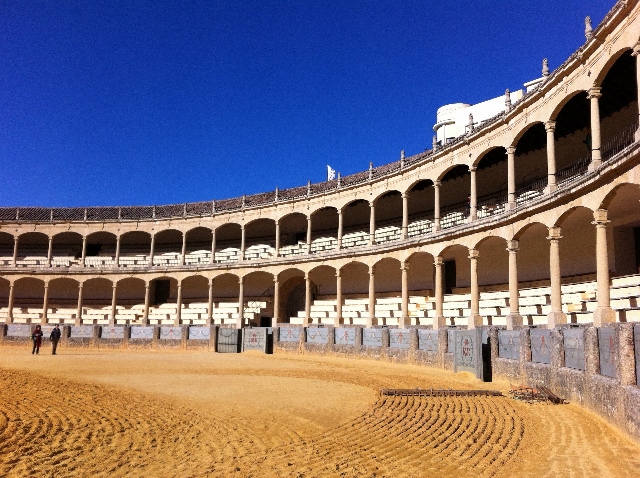 Oldest_bullring_in_Spain_Ronda_640x478.jpg