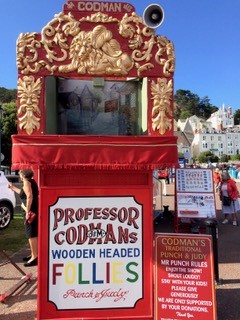 Punch_and_Judy_Llandudno.jpg