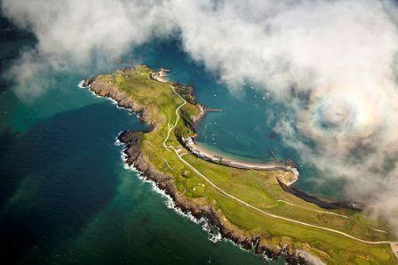 Aerial_view_of_Old_Course_and_Porth_Dinllaen_village_Nefyn_and_District_Golf_Club.jpg
