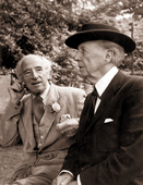 Clough_and_Frank_Lloyd_Wright_Portmeirion_1956.jpg