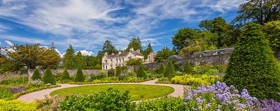 Visit english and welsh gardens in the UK