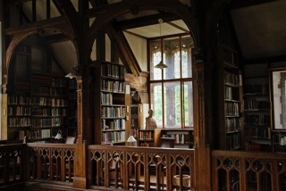 Gladstones_Library_1.png