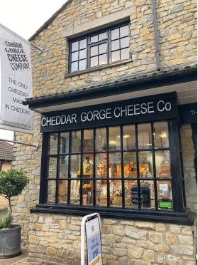 Chedar_Cheese_Shop_1.jpg