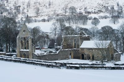 Valle_Crucis_Abbey_in_Snow_c_Visit_Wales.jpg