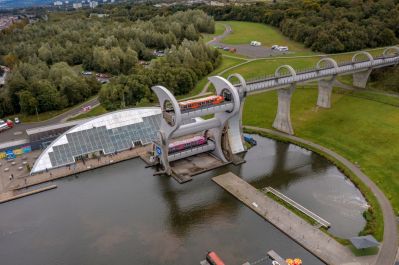 58883-union-canal-medium_c_VisitScotland_-_Stuart_Brunton.jpg