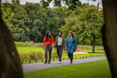 Walking_in_the_Phoenix_Park_Dublin_City_Courtesy_Dylan_Vaughan.jpg