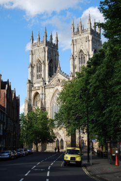adrega-york-minster-909203_1280.jpg