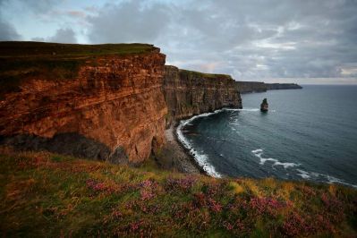 Cliffs_of_Moher_Co_Clare_courtesy_Chaosheng_Zhang.jpg
