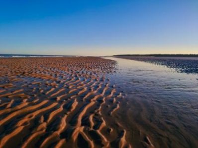 Holkham_Beach_1_-_Sony_Xperia_5_II.jpg