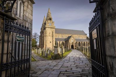 St_Machars_Cathedral_in_Old_Aberdeen_c_VisitScotland_-_Kenny_Lam.jpg