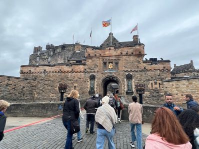 11._Edinburgh_Castle.jpg