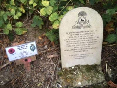 Small_memorial_at_Thiepval.JPG