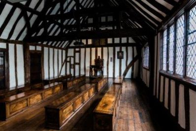 Shakespeares_Schoolroom__Guildhall_Tudor_Schoolroom_Sara_Beaumont_photography_-_Copy.jpg