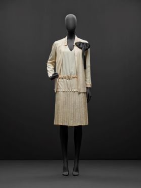 Gabrielle_Chanel_Dress_and_jacket_silk_taffeta._SpringSummer_1926__CHANEL__Photo_Nicholas_Alan_Cope_-_Copy.jpg