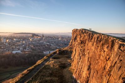 Edinburgh_c_VisitBritain_-_Graham_Niven.jpg