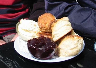 Cornish_Cream_Tea.JPG