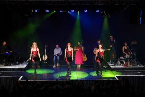 Female_dancers_live_green_-_Copy.jpg