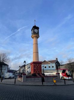 Town_Clock_Tredegar.jpg