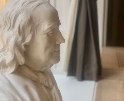 Franklin._Bust_by_Jean-Jacques_Cafierri._meetmrlondoner.jpg