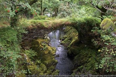 Roman_Bridge_near_Penmachno_Snowdonia.jpg