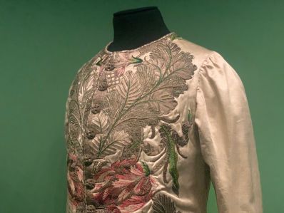 The_VA_does_painting_and_photography_as_well_as_fashion_meetmrlondoner.jpg