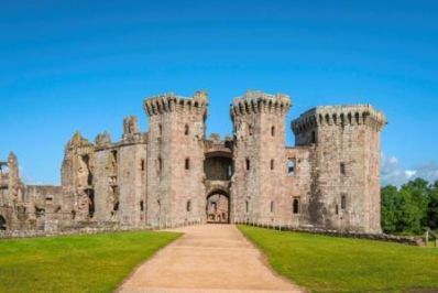 Raglan_Castle_c_VisitWales.jpg