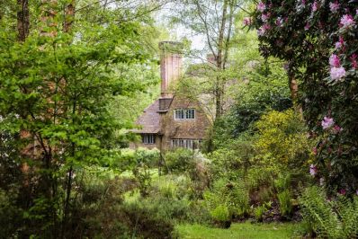 Munstead_Wood-52_View_through_to_Munstead_Wood_house_from_the_Woodland_Garden._National_Trust_Images_Megan_Taylor_-_Copy.jpg