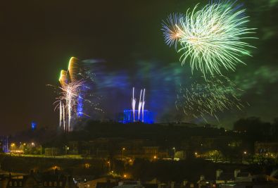 67616-edinburgh-s-hogmanay-on-calton-hill-medium_VisitScotland__Kenny_Lam.jpg