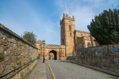 110862-linlithgow-palace-large_c_Visit_Scotland_-_Kenny_Lam_-_Copy.jpg