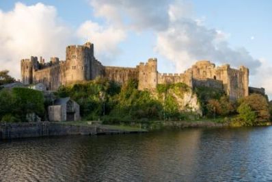 Pembroke_Castle_c_VisitWales.jpg