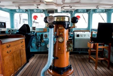 Royal_Yacht_Britannia_Bridge.jpg