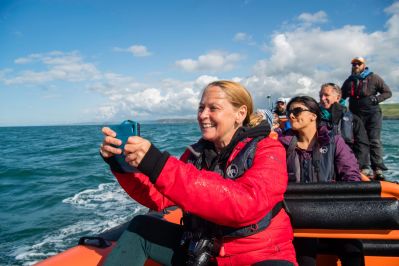 46482-dolphinwatching_km047-web-optimised-1920px.jpg