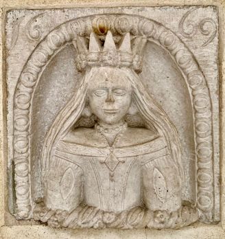 The_Mercers_Maiden_may_have_inspired_the_logo_of_a_well-known_coffee_brand_meetmrlondoner.jpg