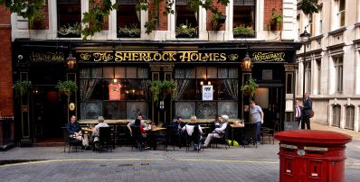 sherlock-g2a5a19a4c_1920.jpg