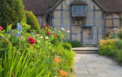 Shakespeares_Birthplace_c._VisitBritain_-_Lee_Beel_-_Copy.jpg