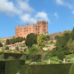 Powis_Castle_-_2_-_Copy.jpg