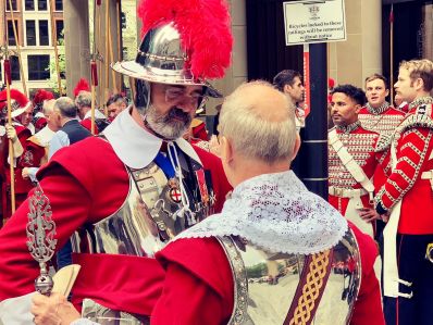 Pageantmaster_Dominoc_Reed_at_the_Lord_Mayors_Show_meetmrlondoner.jpeg