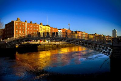 Hapenny_Bridge_c_Chris_Hill_Photographic.jpg