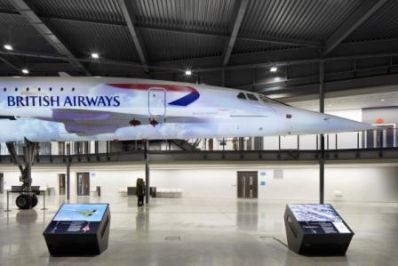 Concorde_with_projection_show.JPG