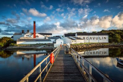 Lagavulin_Pier.jpg