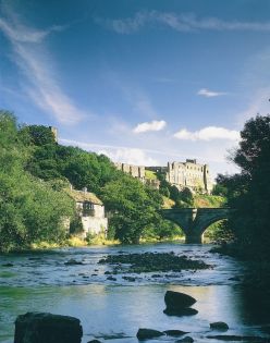 Richmond_Castle_and_River.jpg