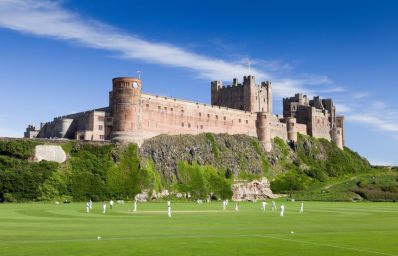 Bamburgh_Castle_c_VisitBritain_-_Lee_Beel.jpg