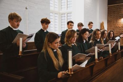 Scholars_of_the_University_of_Exeter_Chapel_Choir._C_The_University_of_Exeter_-_Copy.jpg