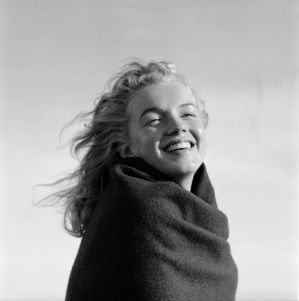 Marilyn_Monroe_1946_by_Andr_De_Dienes.jpg