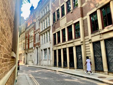 Little_Britain_remains_a_charmingly_historic_street_meetmrlondoner.jpg