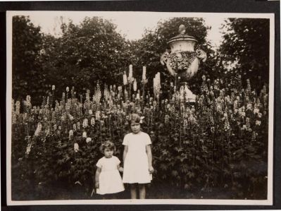 10._Princess_Margaret_and_Princess_Elizabeth_visiting_Trent_Park_House_early_1930s.__Houghton_Hall.jpg