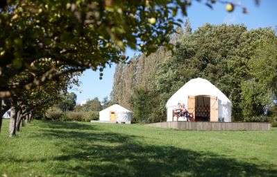 A_campsite_on_a_working_farm_c_VisitBritain_-_Joanna_Henderson.jpg