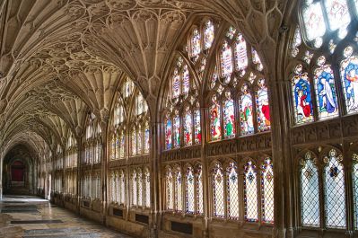 memorycatcher-stain-glass-windows-6679994_1280.jpg