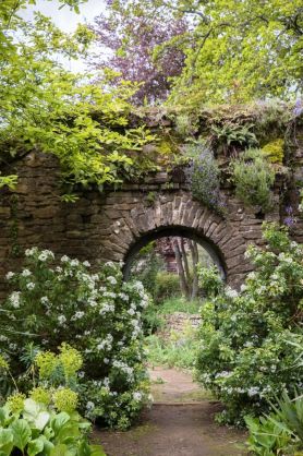 Munstead_Wood-121_View_through_into_the_Summer_Garden_from_the_herbaceous_border._National_Trust_Images_Megan_Taylor_-_Copy.jpg
