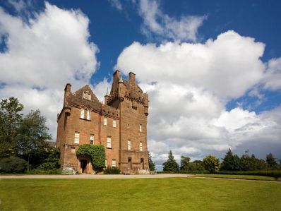 100848-brodick-castle-medium_c_VisitScotland_-_Paul_Tomkins.jpg